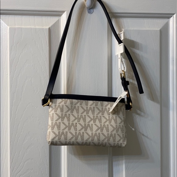 MICHAEL Michael Kors Handbags - Michael Kors wallet/ clutch